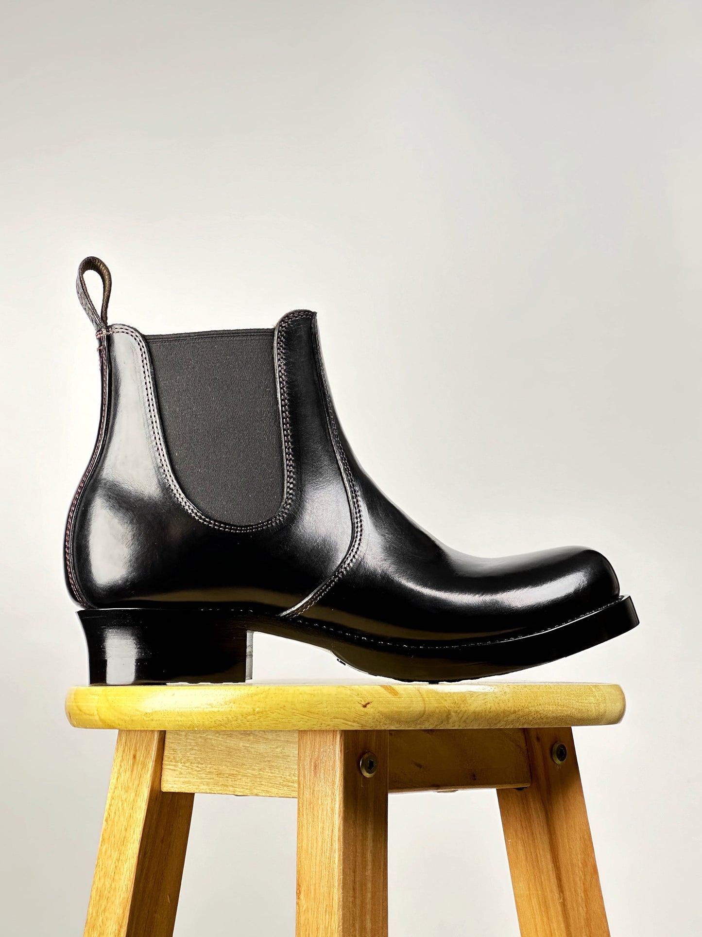 C-2615-Chelsea boots MTO- Black Maryam Horsebutt oiled and waxy with hand painting-V6 Last