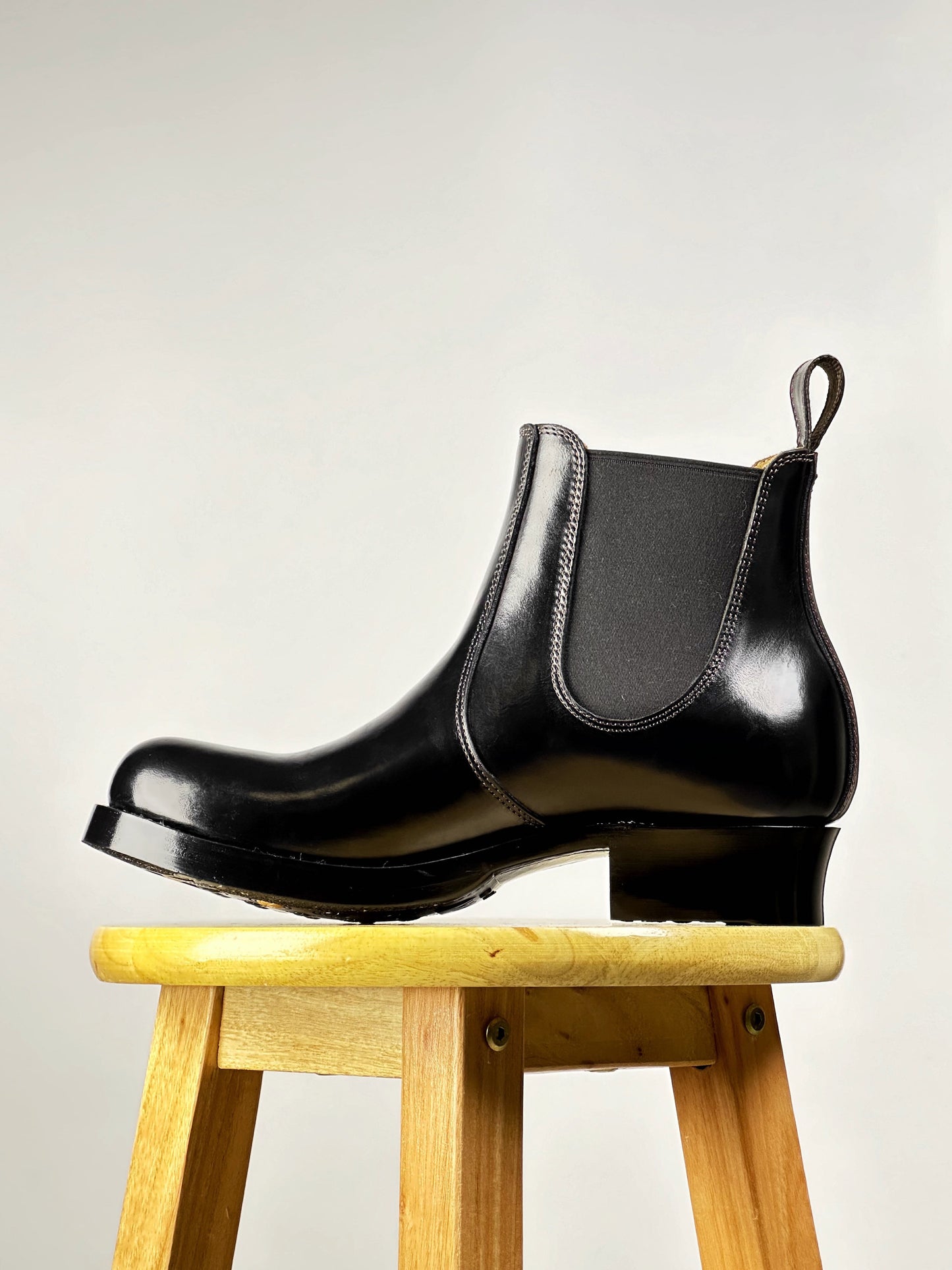 C-2615-Chelsea boots MTO- Black Maryam Horsebutt oiled and waxy with hand painting-V6 Last