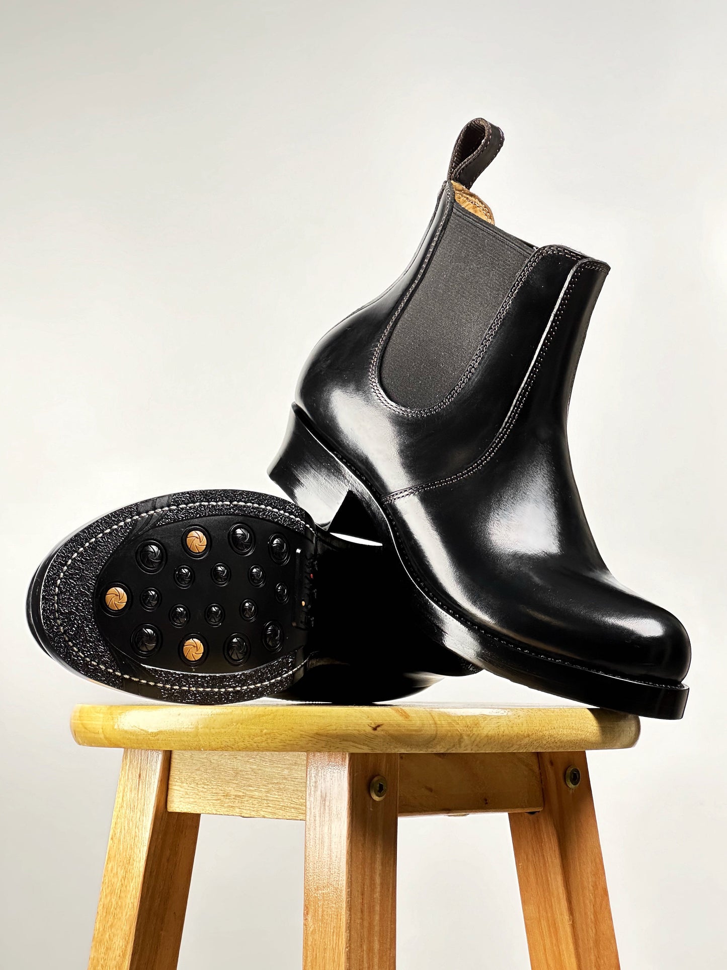 C-2615-Chelsea boots MTO- Black Maryam Horsebutt oiled and waxy with hand painting-V6 Last