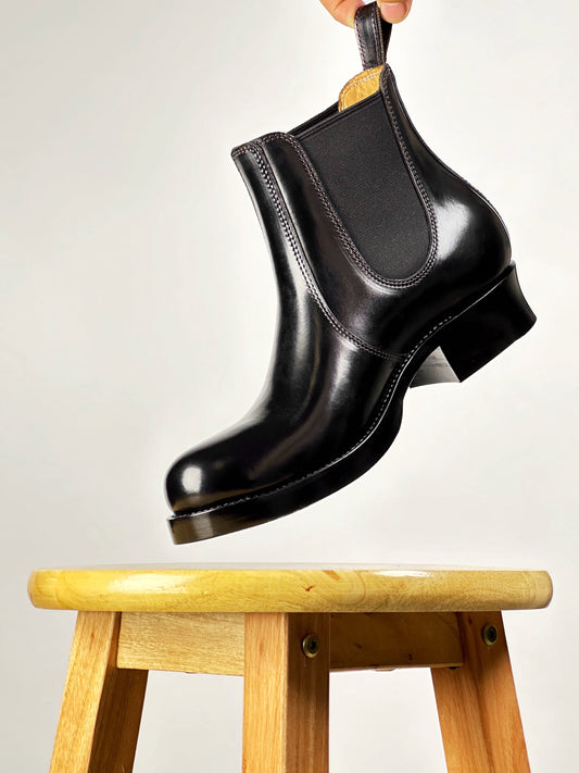 2615-Chelsea boots MTO- Black Maryam Horsebutt oiled and waxy with hand painting-V6 Last