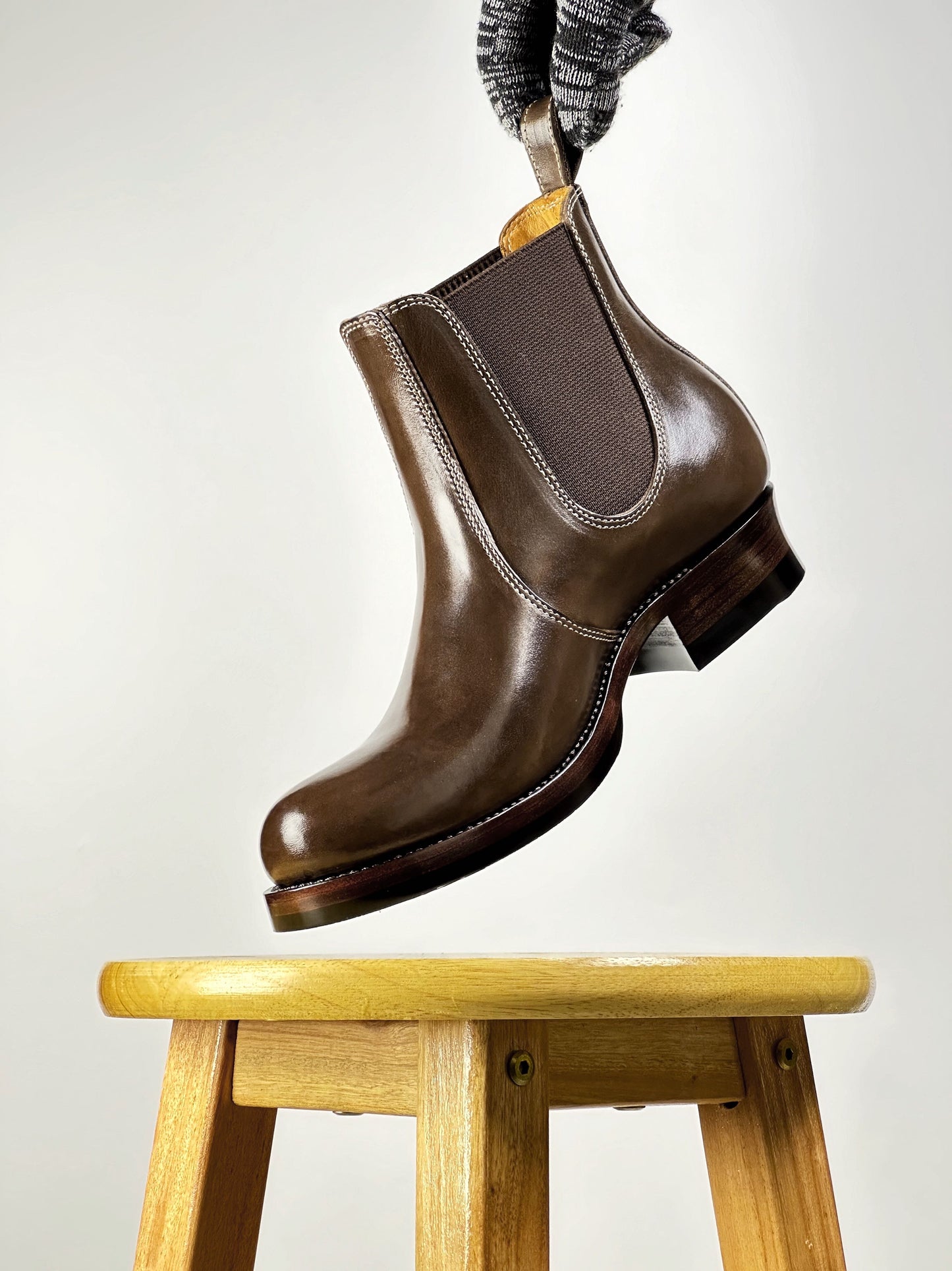 C-2615-Chelsea boots MTO- Coffee Maryam Horsebutt oiled and waxy with hand painting- V6 Last