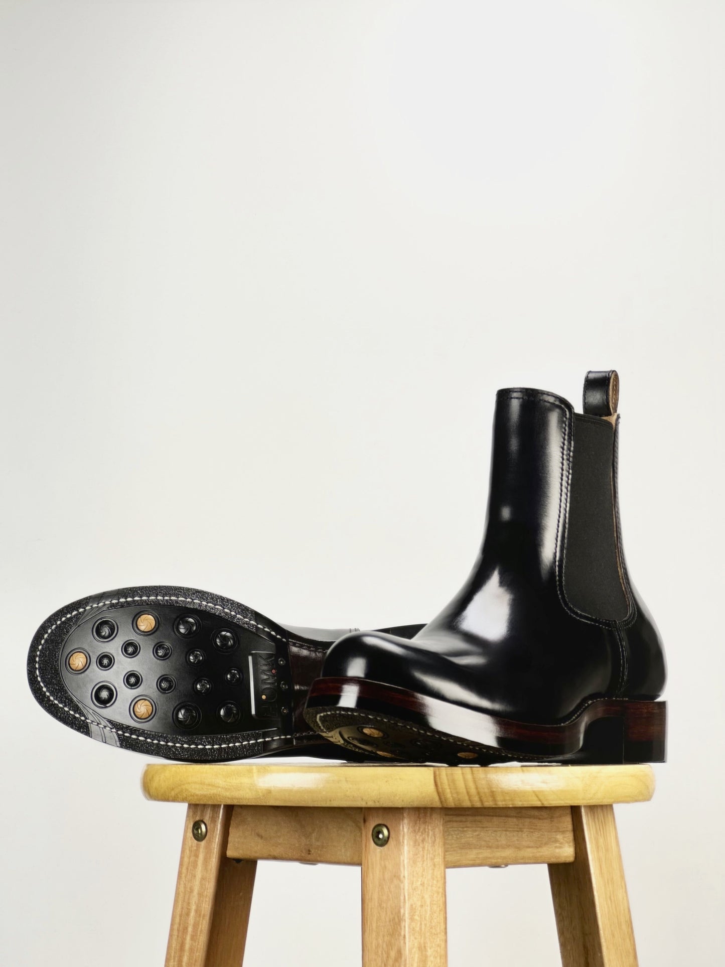 C-2957-Chelsea boots MTO- Black Maryam Horsebutt oiled and waxy with hand painting-V6 Last